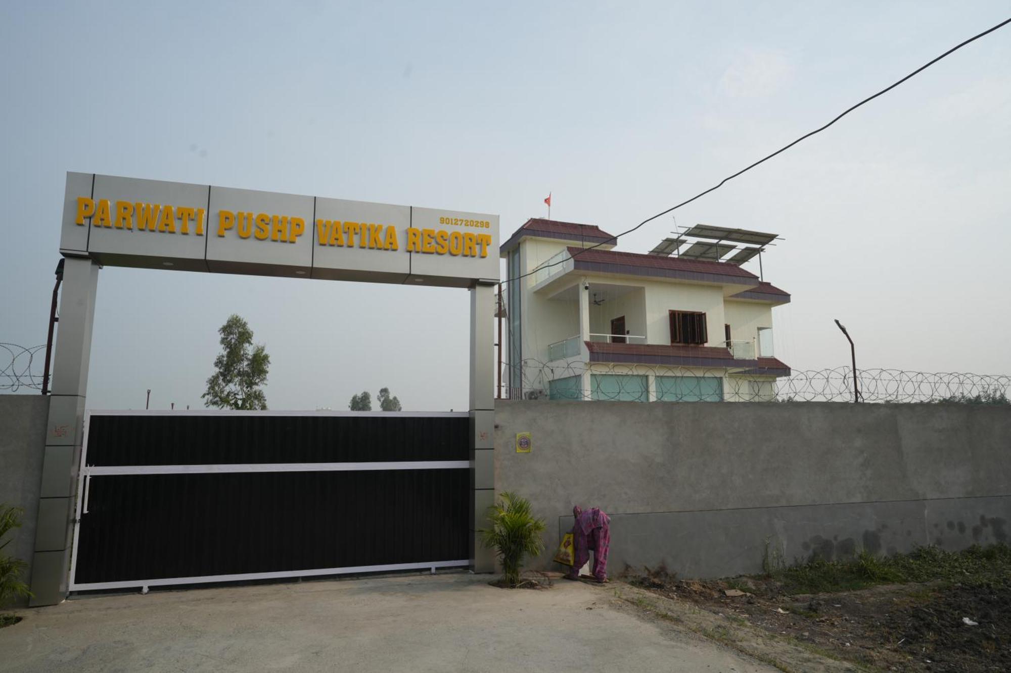 Hotel Parwati Pushp Vatika Rudrapur Exterior foto